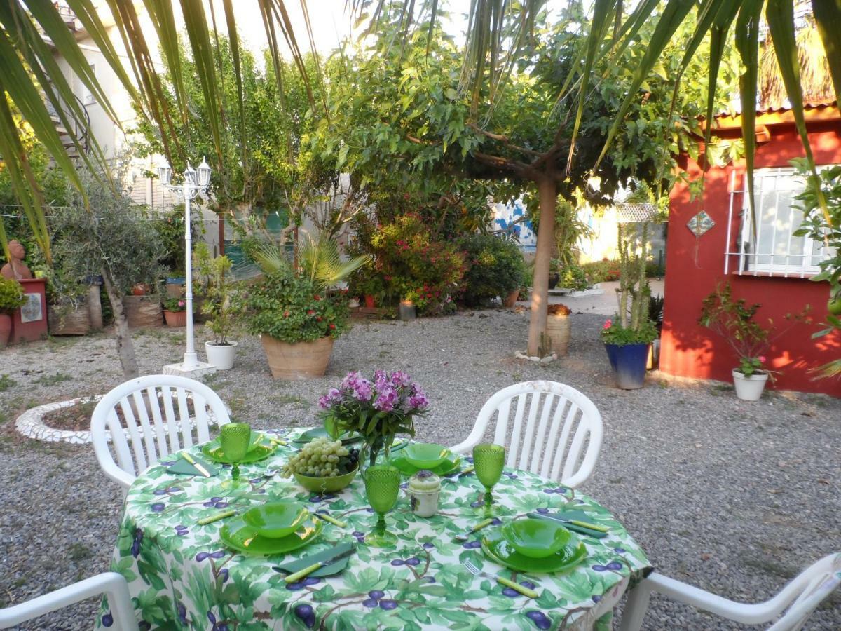 Casa Con Jardin Frente Playa De Burriana Villa Bagian luar foto
