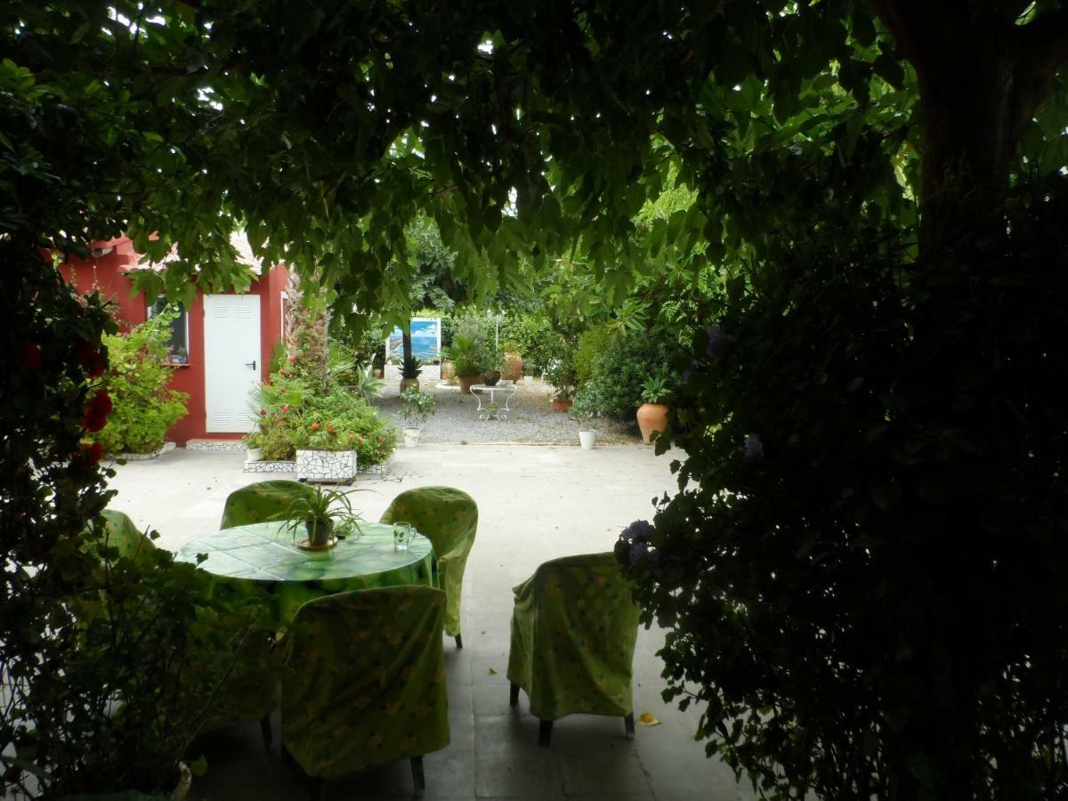 Casa Con Jardin Frente Playa De Burriana Villa Bagian luar foto